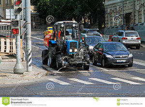 -и-и-трактор-при-танк-ж-ать-сигна-на-светофорах-97808079...jpg